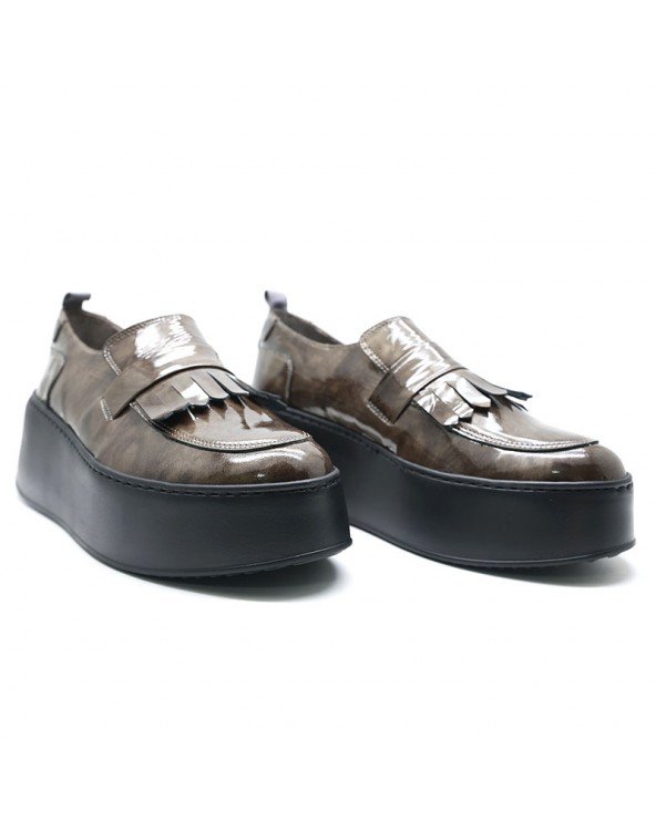 CHAUSSURES EN CUIR AVEC FRANGE – GRIS