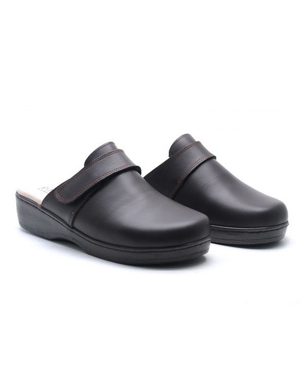 SABOTS EN CUIR – MARRON